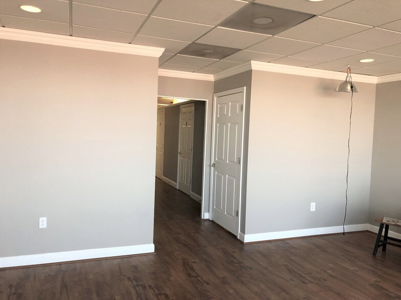 More Photos Of 4 S McCain Dr, Frederick Unknown For Lease