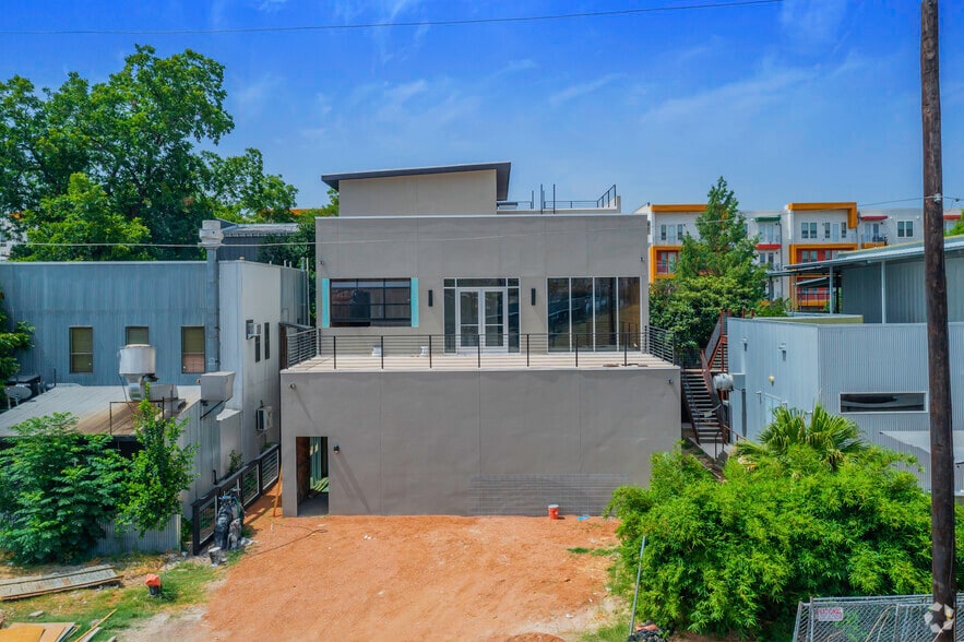 More Photos Of 415 E Cevallos St, San Antonio Restaurant For Lease