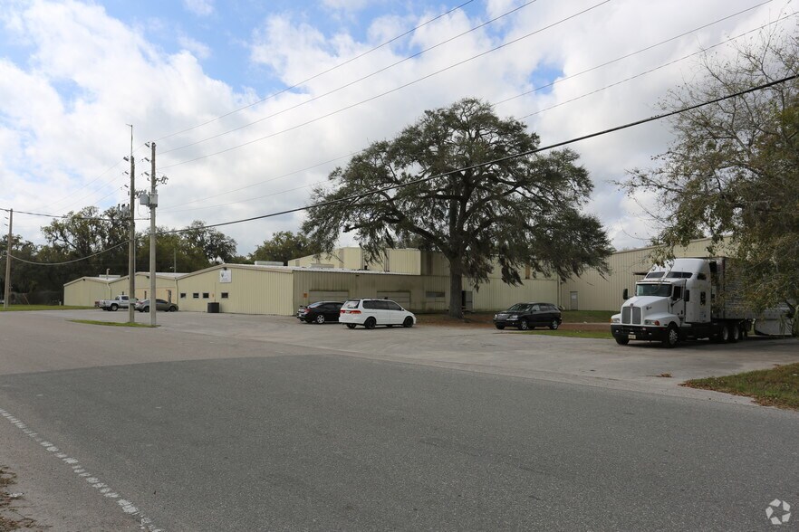 More Photos Of 2600 Industrial St, Leesburg Manufacturing For Lease