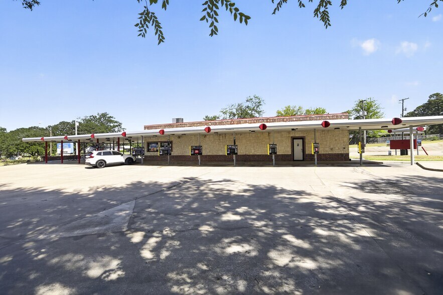 More Photos Of 6115 Old Highway 135 N, Kilgore Fast Food For Sale