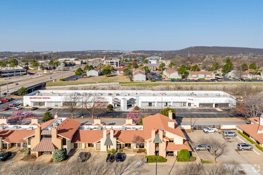 More Photos Of 1671 E 71st St, Tulsa Storefront For Lease