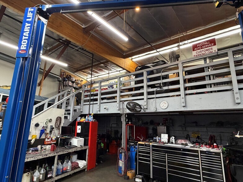 More Photos Of 26911 Vista Terr., Lake Forest Service For Sale