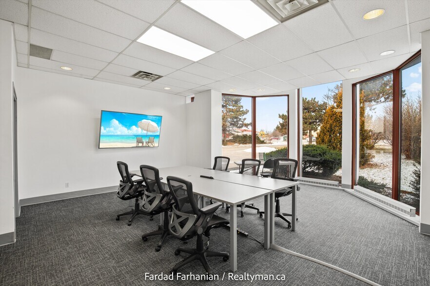 More Photos Of 42 Cardico Dr, Whitchurch-Stouffville Warehouse For Sale