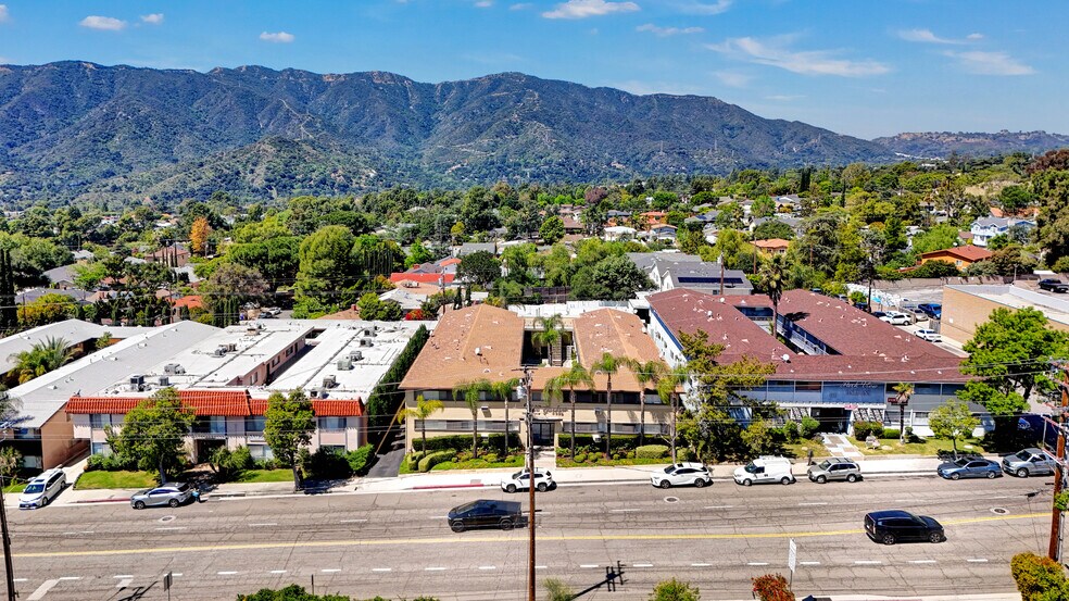 More Photos Of 4439 Ocean View Blvd, Montrose Apartments For Sale