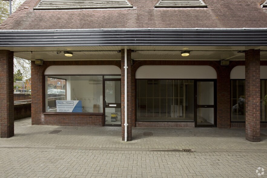 More Photos Of 15-19 Saxon Sq, Christchurch Storefront For Lease