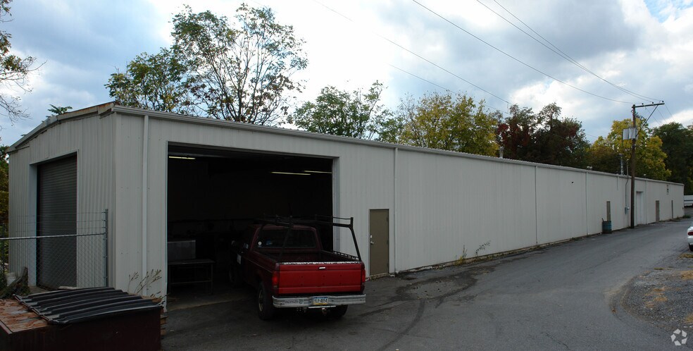 More Photos Of 670 Willow St, Lemoyne Warehouse For Sale