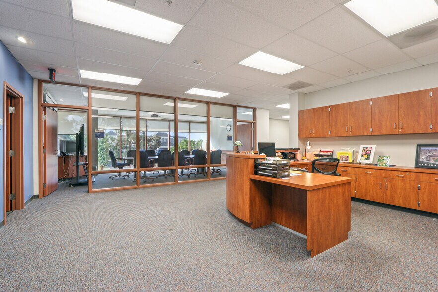 More Photos Of 10055 Slater Ave, Fountain Valley Office For Lease