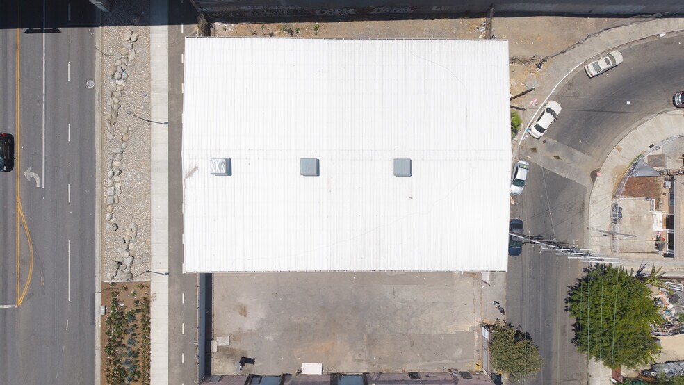 More Photos Of 326-330 W 58th St, Los Angeles Warehouse For Sale