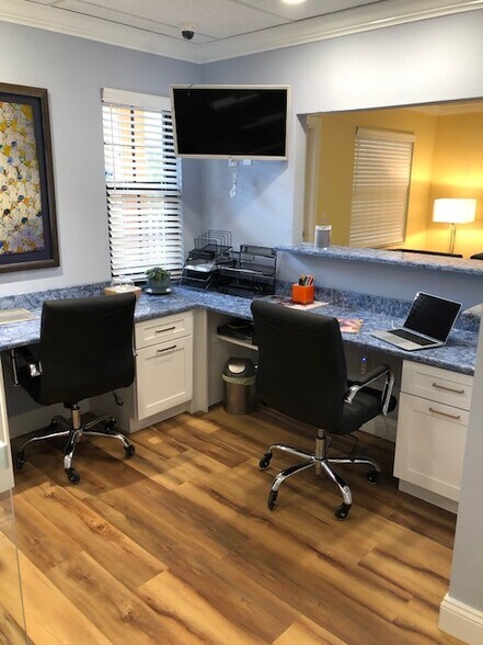 More Photos Of 1000 Tamiami Trl N, Naples Medical For Lease