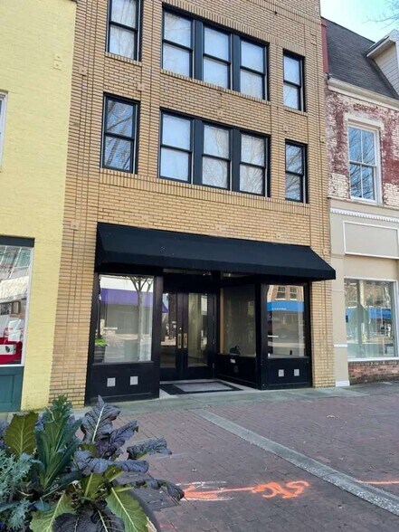 More Photos Of 129 Hay St, Fayetteville Storefront Retail Office For Lease