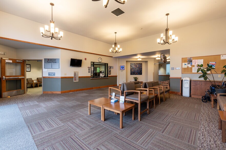 More Photos Of 2645 N 17th St, Coos Bay Medical For Sale