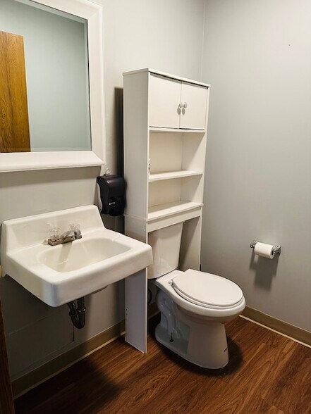 More Photos Of 5676 Steubenville Pike, McKees Rocks Medical For Lease