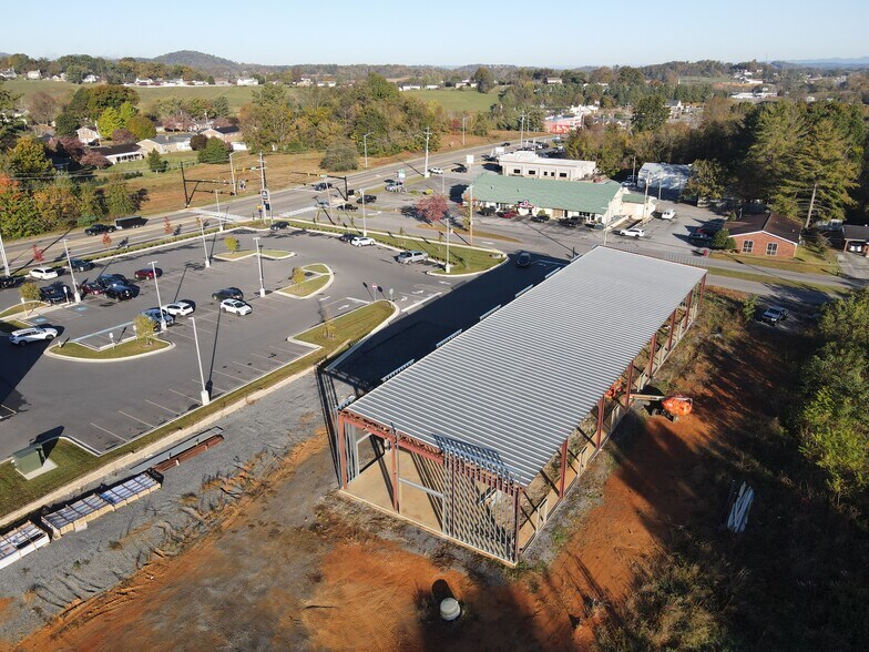 More Photos Of 110 Whitewood Blvd, Johnson City General Retail For Lease