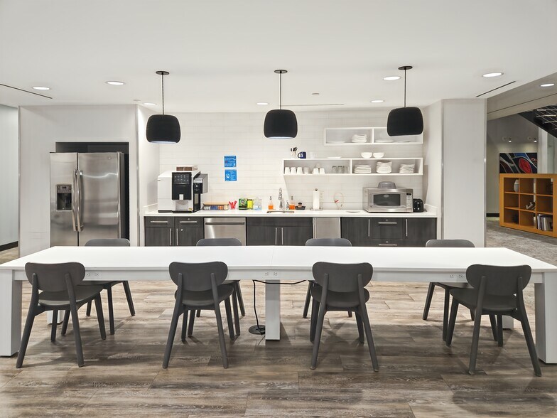 More Photos Of 12600 Deerfield Pky, Alpharetta Coworking Space