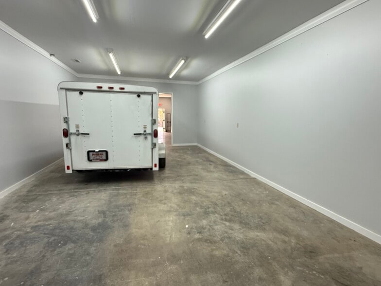 More Photos Of 317 Hodgin St, High Point Warehouse For Sale