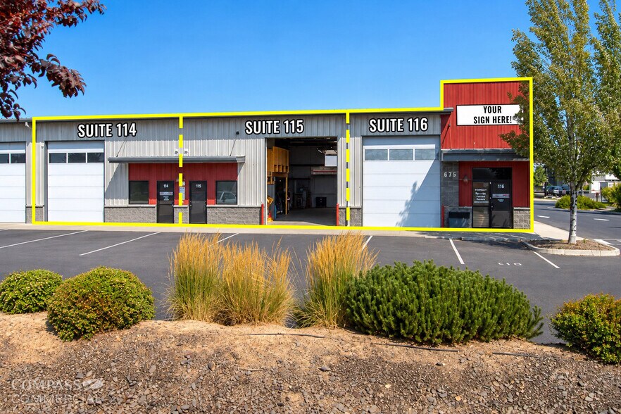 Primary Photo Of 675 NE Hemlock Ave, Redmond Warehouse For Lease