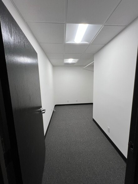 More Photos Of 1314 W 5th St, Santa Ana Office For Lease