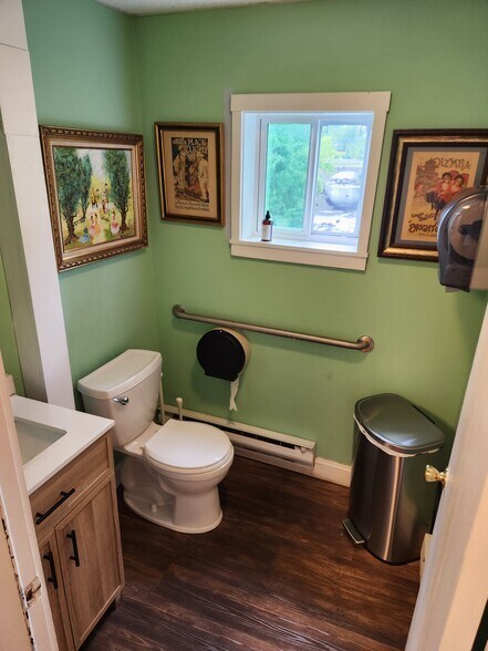 More Photos Of 16 Concord Hill Rd, Pittsfield Office For Sale