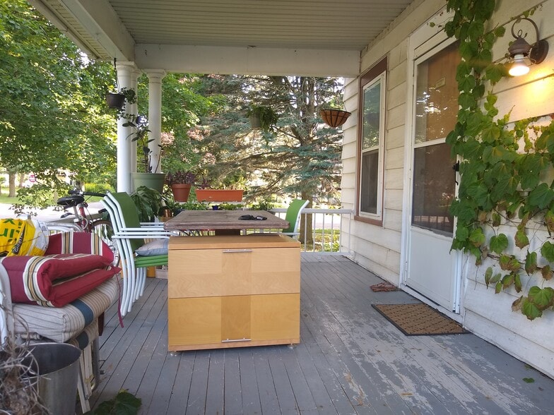 Primary Photo Of 315 Augusta Ave, Dekalb Apartments For Sale