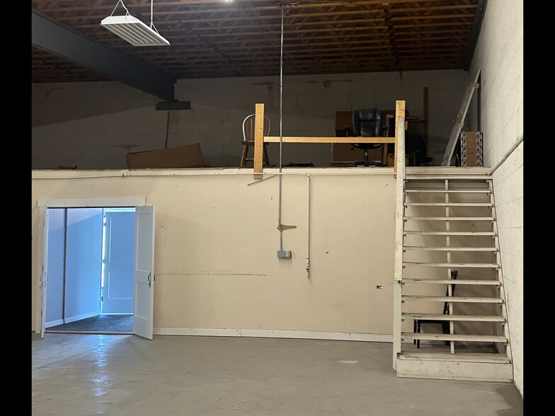 More Photos Of 159 Barley Park Ln, Mooresville Manufacturing For Lease