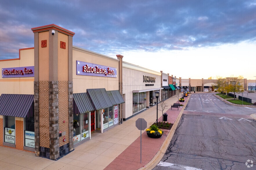 More Photos Of 1800-2124 S Randall Rd, Algonquin Storefront For Lease