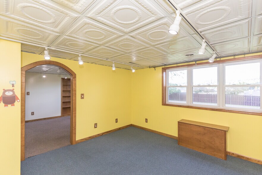 More Photos Of 131 Copenhaver St, Marion Shelter For Sale