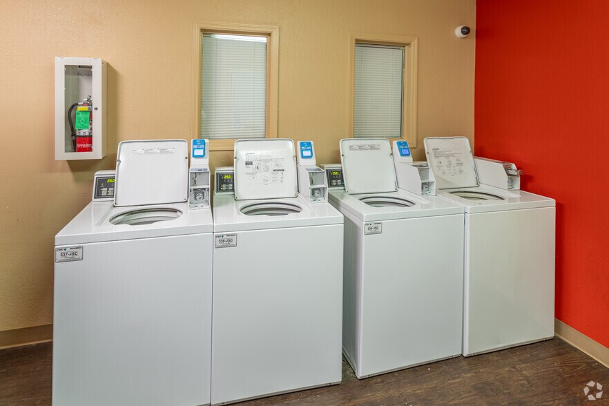 More Photos Of 9801 Bunsen Way, Louisville Hotel For Sale