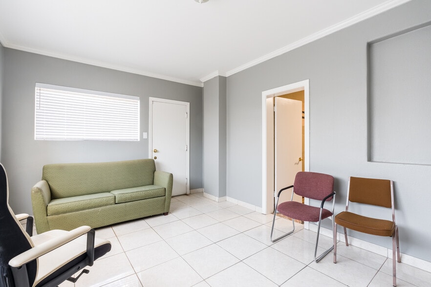 More Photos Of 1809 34th St, Lubbock Religious Facility For Sale