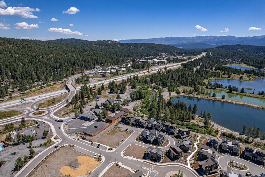 More Photos Of 12315 Deerfield Dr, Truckee Office Residential For Sale