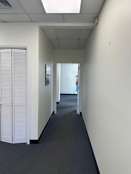 More Photos Of 2811 Old Lee Hwy, Merrifield Service For Lease