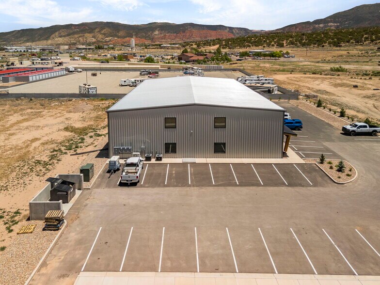 More Photos Of 336 N 3325 W, Cedar City General Retail For Lease