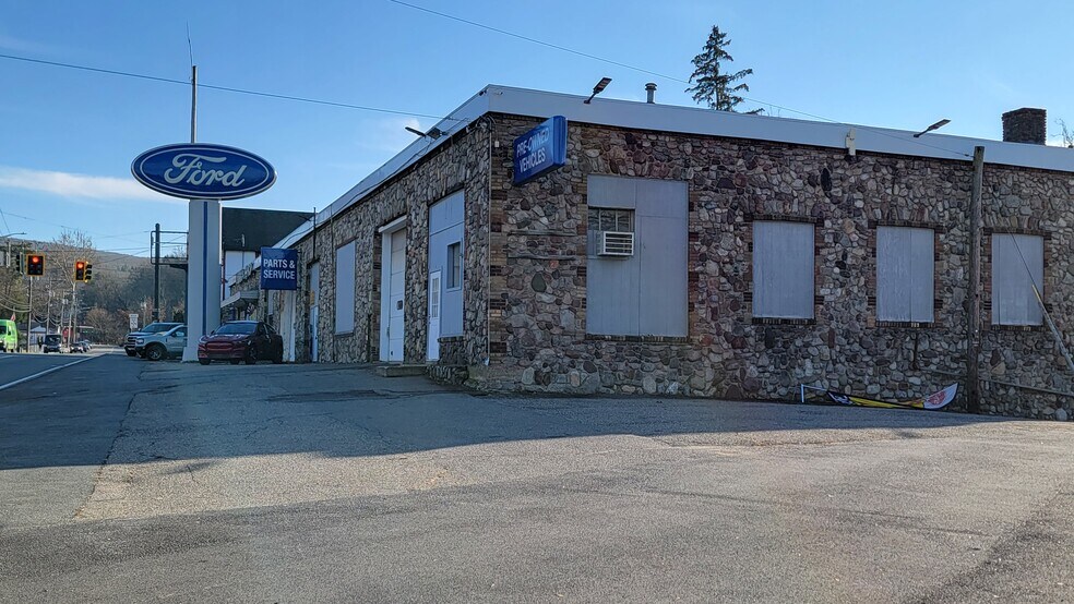 Primary Photo Of 255-257 E Main St, Port Jervis Auto Dealership For Lease