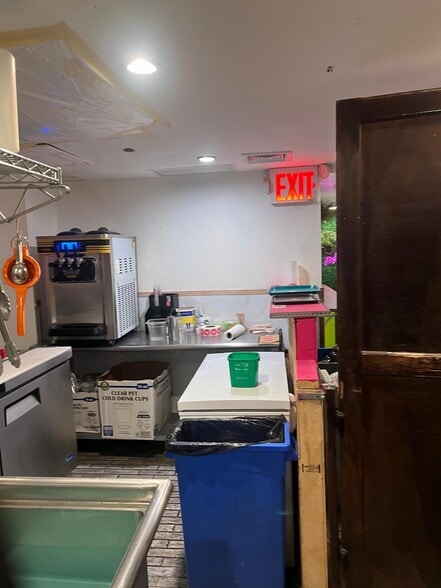 More Photos Of 24 W 45th St, New York Apartments For Lease