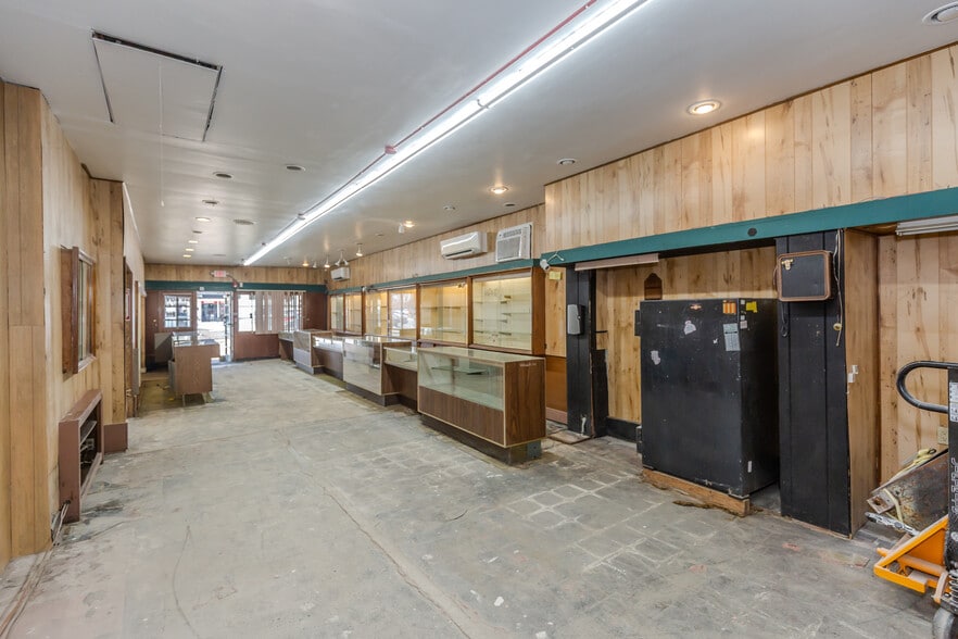 More Photos Of 1243 Main St, West Warwick General Retail For Sale