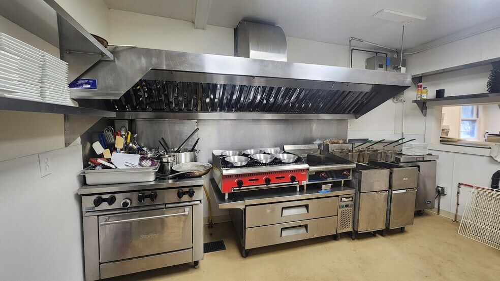 More Photos Of 204 S Coeur D Alene Ave, Harrison Restaurant For Sale