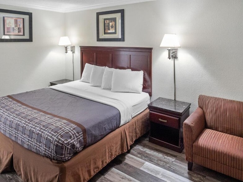 More Photos Of 2425 E Merced St, Fresno Hotel For Sale