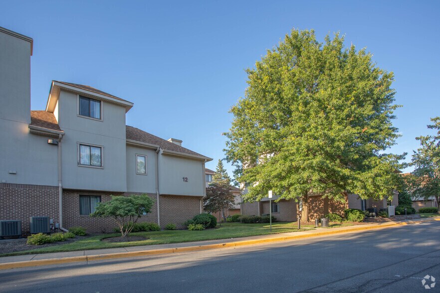 More Photos Of 315 Elden St, Herndon Apartments For Sale