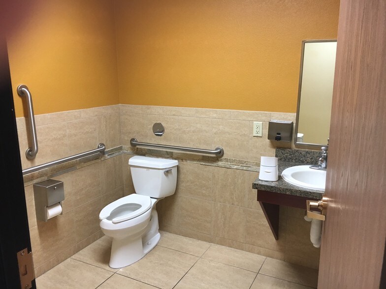 More Photos Of 1590 Paseo San Luis, Sierra Vista Medical For Lease