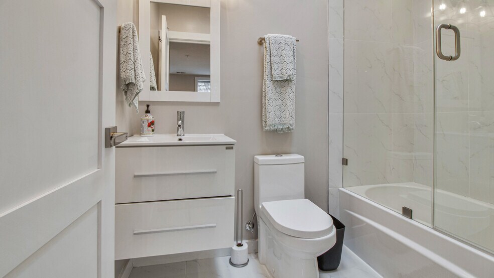 More Photos Of 1414-1416 Pennsylvania Ave SE, Washington Apartments For Sale