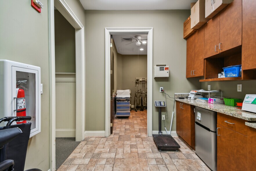 More Photos Of 7300-7313 E Professional Pky, Lakewood Ranch Medical For Sale