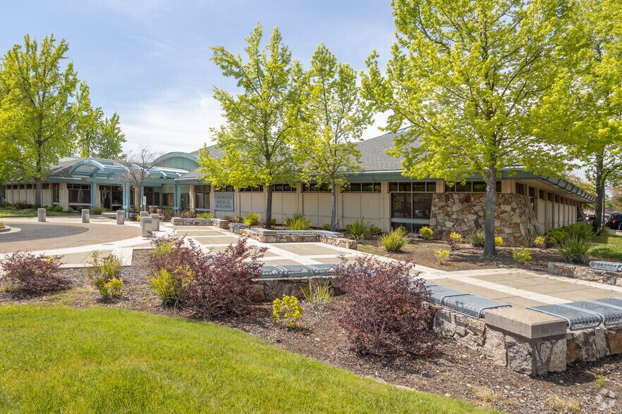 More Photos Of 1561 Creekside Dr, Folsom Medical For Lease