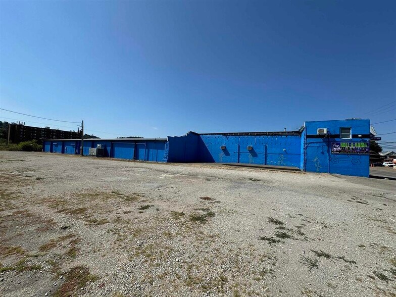 More Photos Of 137 7th Ave, Huntington Skating Rink For Sale