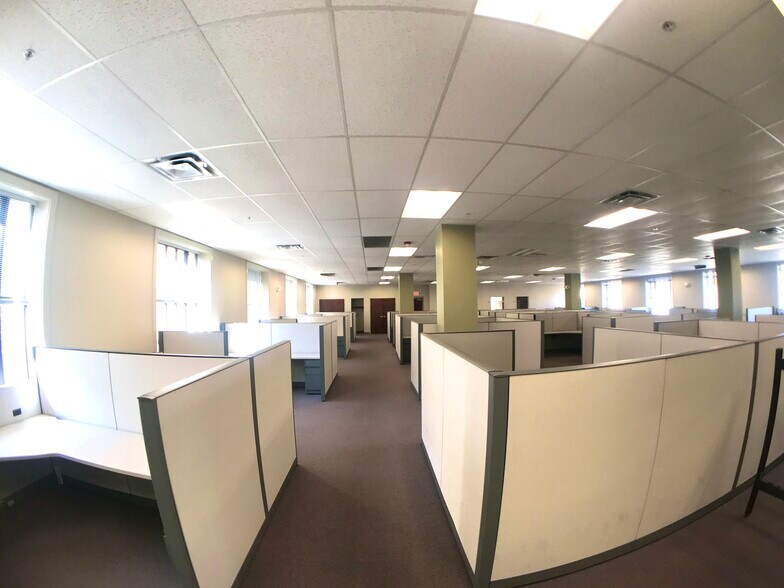 More Photos Of 200 N Duke St, Lancaster Office For Sale