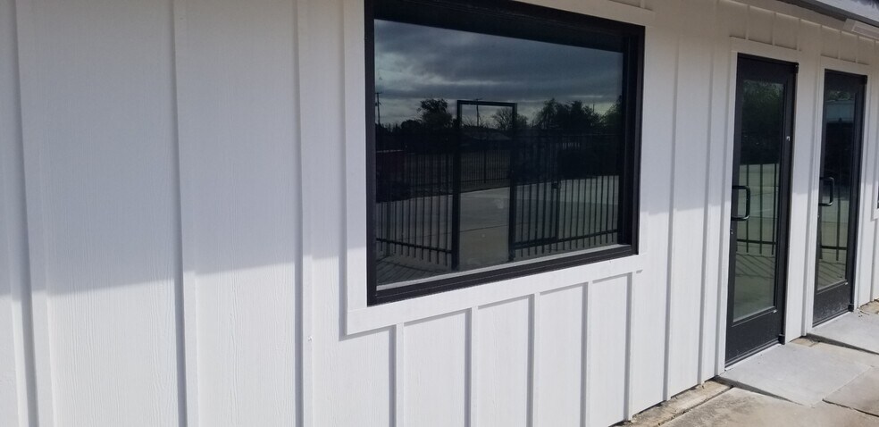 More Photos Of 1545 S State Highway 46, New Braunfels Self Storage For Lease