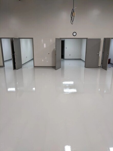 More Photos Of 197 Pit Rd, Mooresville Warehouse For Sale