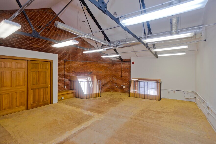 More Photos Of 244 Main St, Northampton Office Residential For Sale