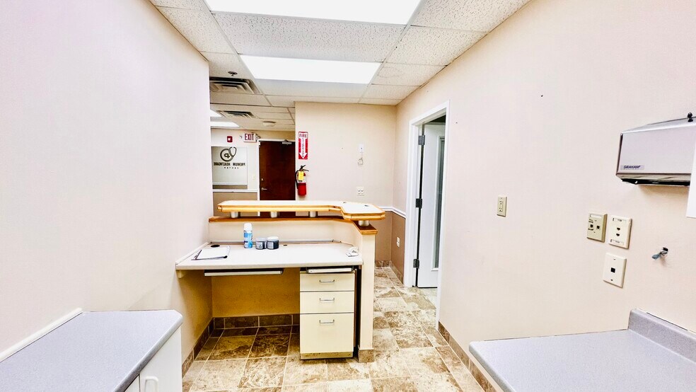 More Photos Of 561 Cranbury Rd, East Brunswick Medical For Sale