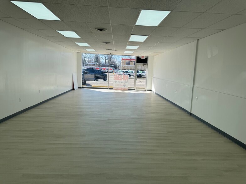 More Photos Of 307-341 E 11 Mile Rd, Madison Heights Unknown For Lease