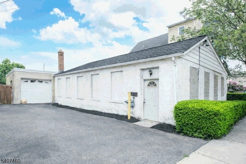 More Photos Of 84 Locust Ave, Wallington Multifamily For Sale