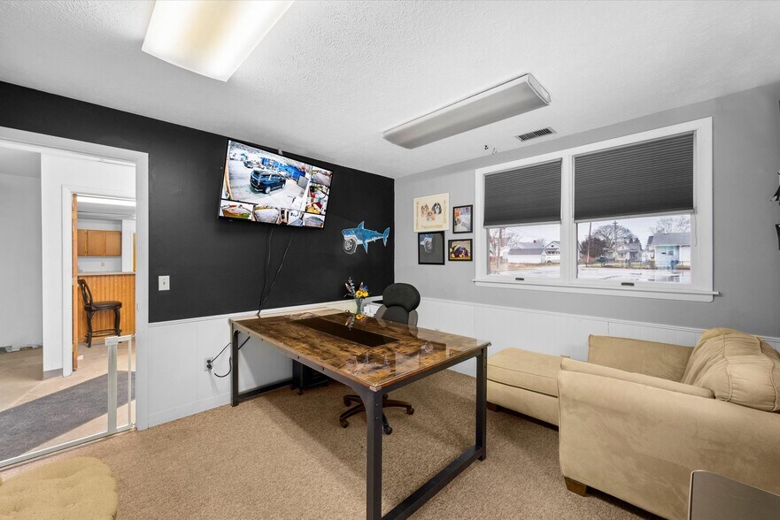 More Photos Of 1728 Sadler St, Sandusky Warehouse For Sale